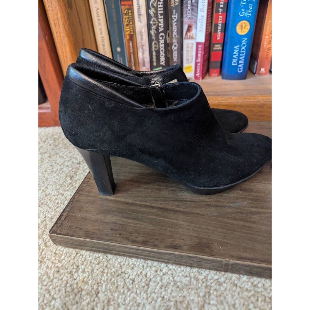 Aquatalia Women’s Size 8 Black Leather Booties Heeled Boots Heels Italy - Picture 2 of 6